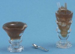 Soda & Sundae In Glass Dishes Plastic