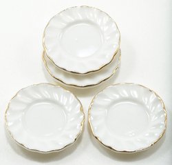 IM65638 - Gold Edge White Fluted Plates, 4PC